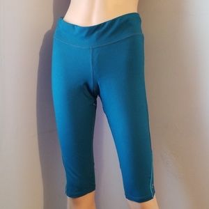 🩶🍭 5 for $25 🍭ACTIVEWEAR CHAMPION CAPRIS